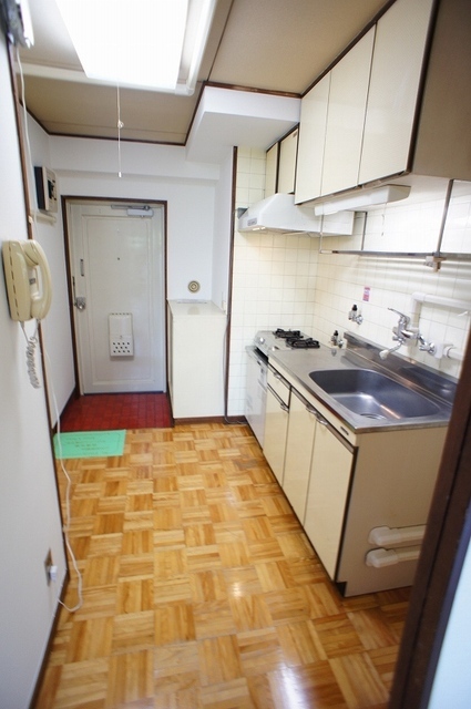 Kitchen. Kitchen space of economic city gas use ☆