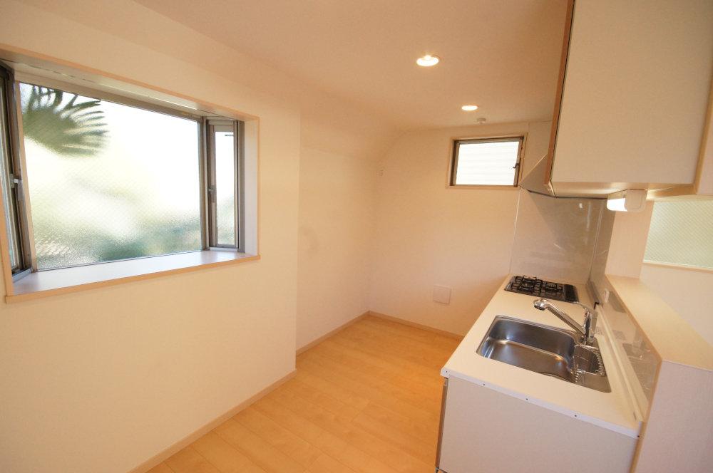 Same specifications photo (kitchen). It will be the construction example of the kitchen. 