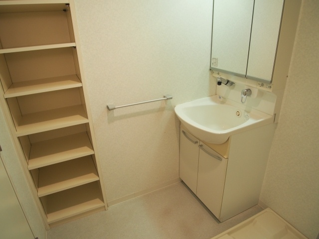 Washroom. M3 (M3)