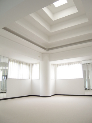 Living and room. Room 1