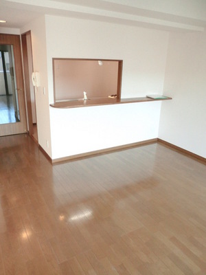 Living and room. 11.4 Pledge flooring of living