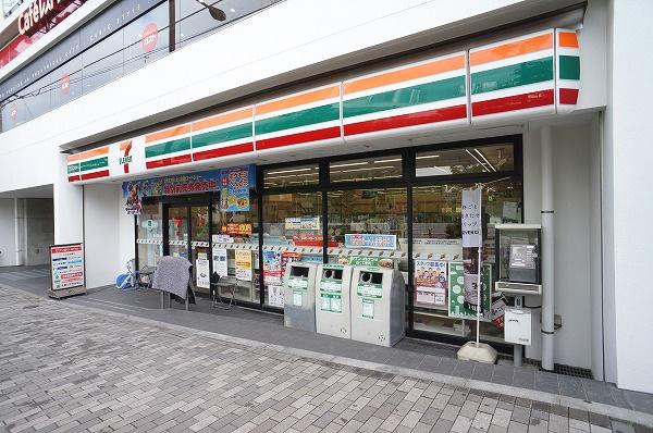 Convenience store. Seven-Eleven 418m to Shibuya Opera Street shop
