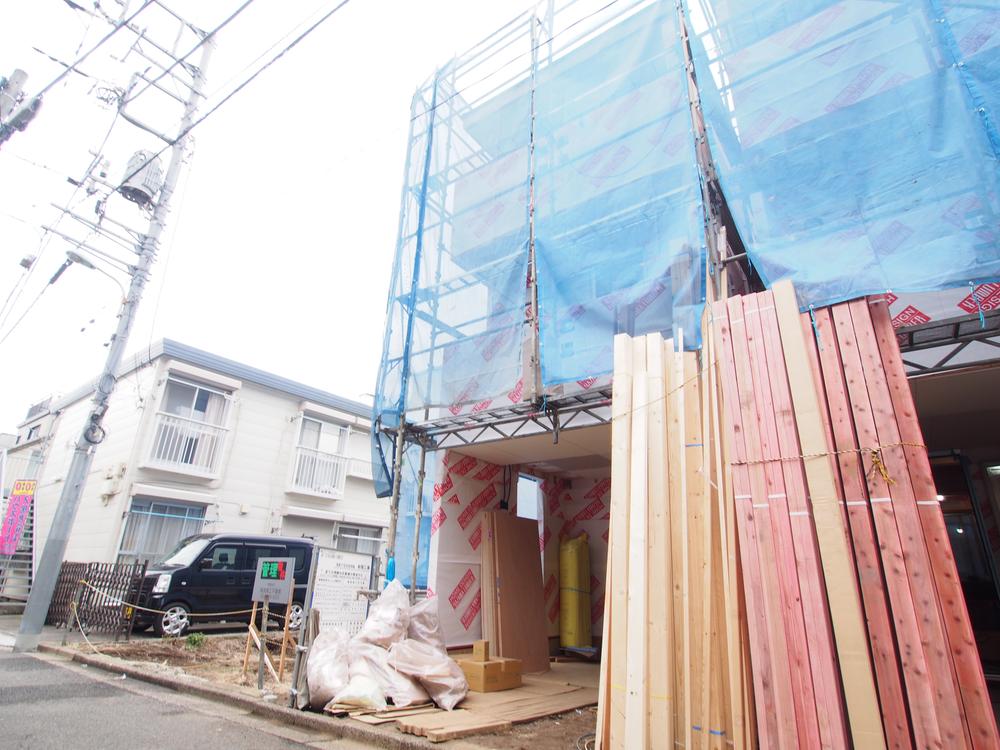 Local appearance photo. Local (12 May 2013) Shooting