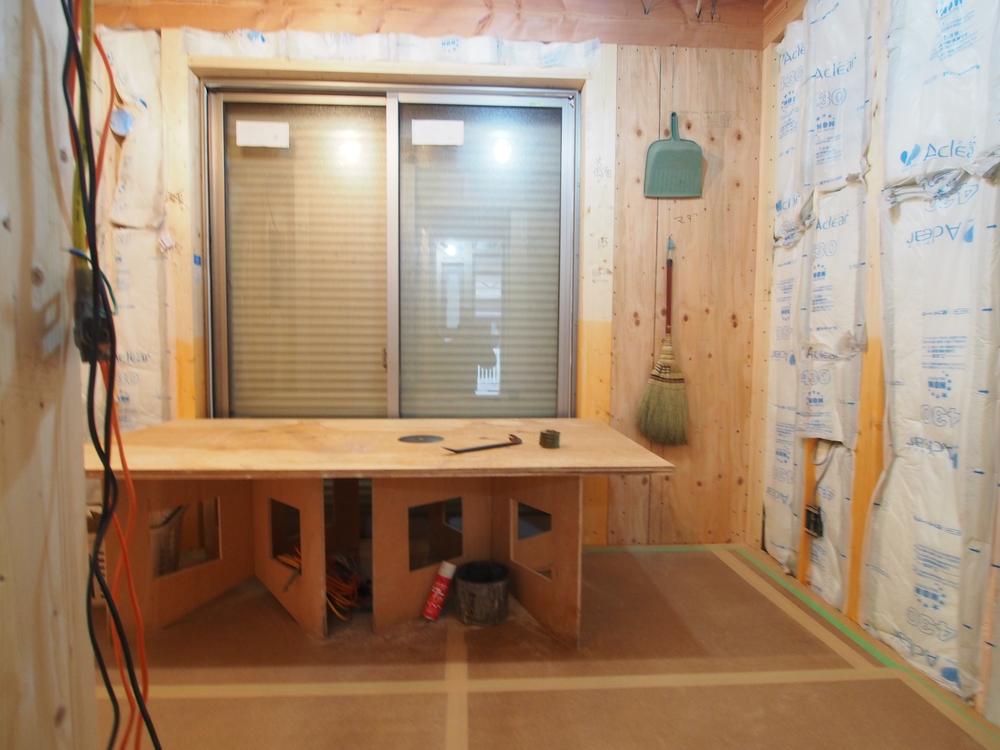 Non-living room. Indoor (12 May 2013) Shooting