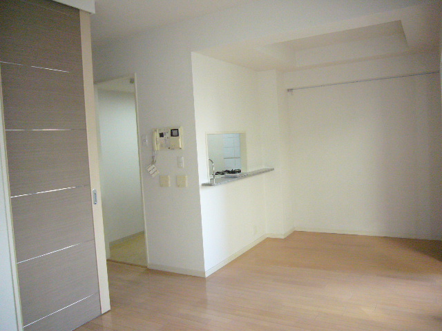 Living and room. Floor heating ・ New air conditioning
