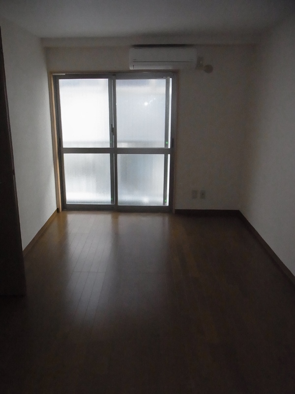 Living and room. ☆ restaurant ・ Massage ・ Manipulative or not at all ・ ・ ・ ☆