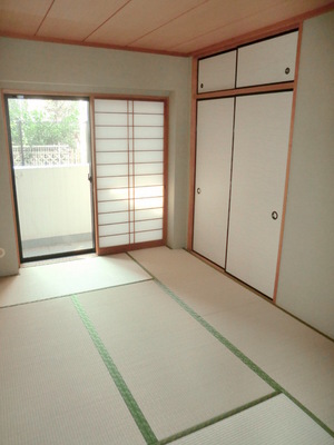 Living and room. 6 Pledge Japanese-style room