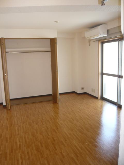 Living and room. The room is the start of recruitment for the top floor of the residence