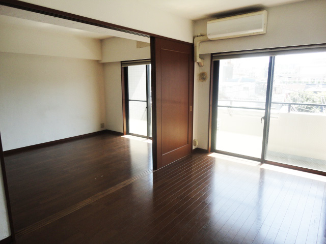 Living and room
