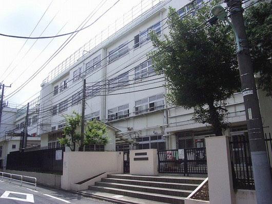 Junior high school. 636m to Shibuya Ward Hiroo Junior High School