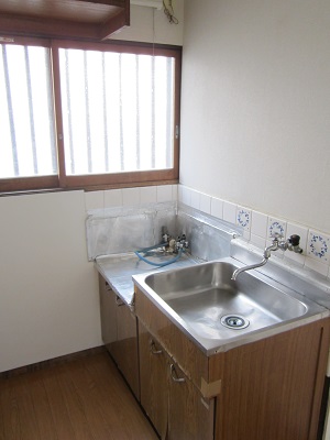 Kitchen. Two-burner stove installation Allowed