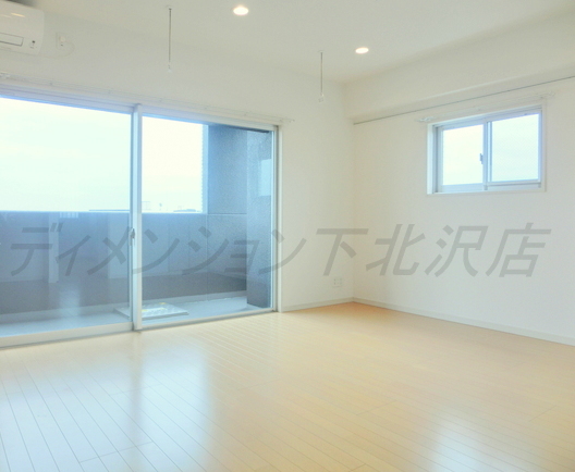 Living and room. All flooring! ! !