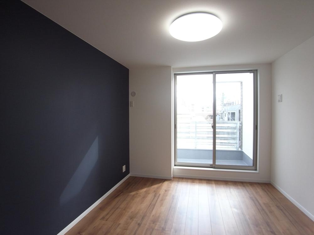 Non-living room. Indoor (12 May 2013) Shooting