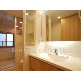 Washroom. Shooting a room at the 15th floor of the same type. Specifications may be different.