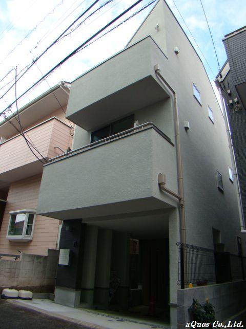 Local appearance photo. Local (11 May 2013) Shooting