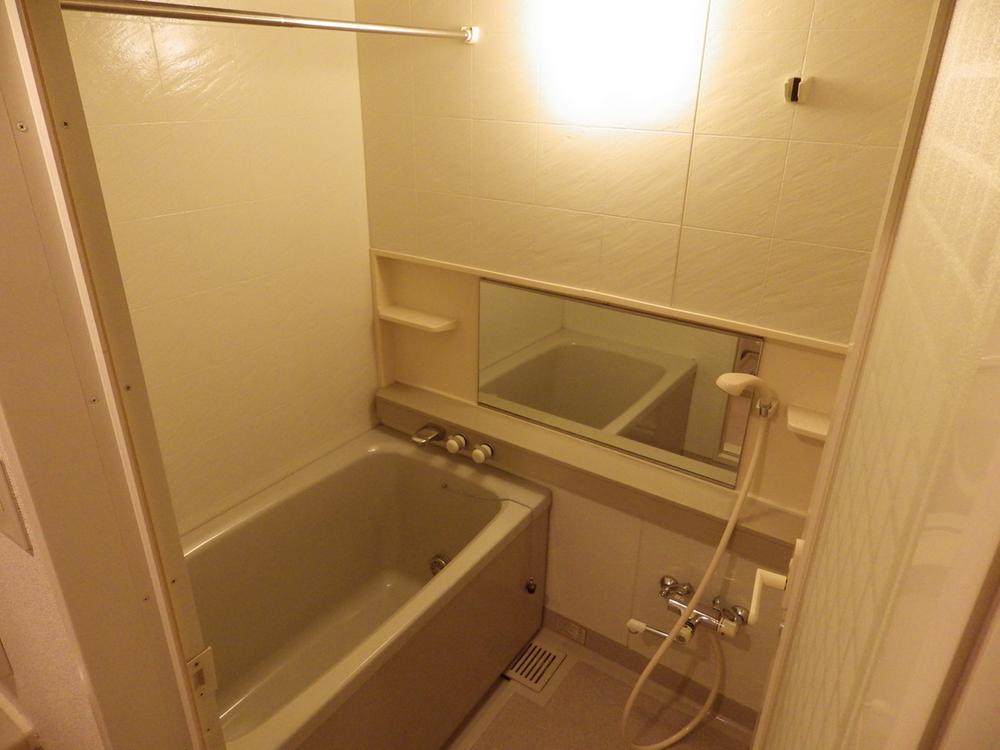Bathroom. Bathroom (12 May 2013) Shooting
