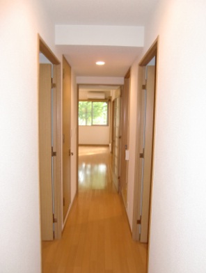Other room space. Corridor