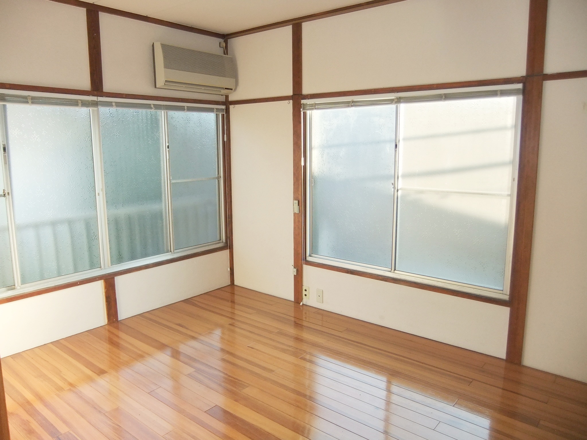 Living and room. Sunny 7 tatami bedroom