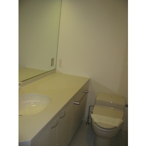 Washroom. Wash basin ・ Toilet sharing