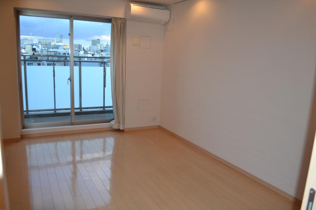 Other room space. Or access to a balcony from the bedroom. There is also air conditioning.
