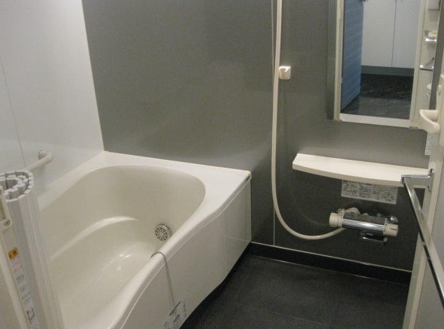 Bath. With reheating function