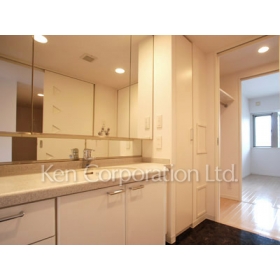 Washroom. Shoot the same type the fourth floor of the room. Specifications may be different.