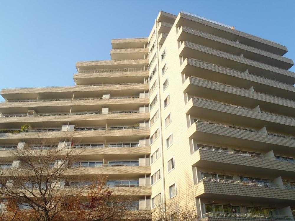 Local appearance photo. Total units 93 units of the management system good apartment