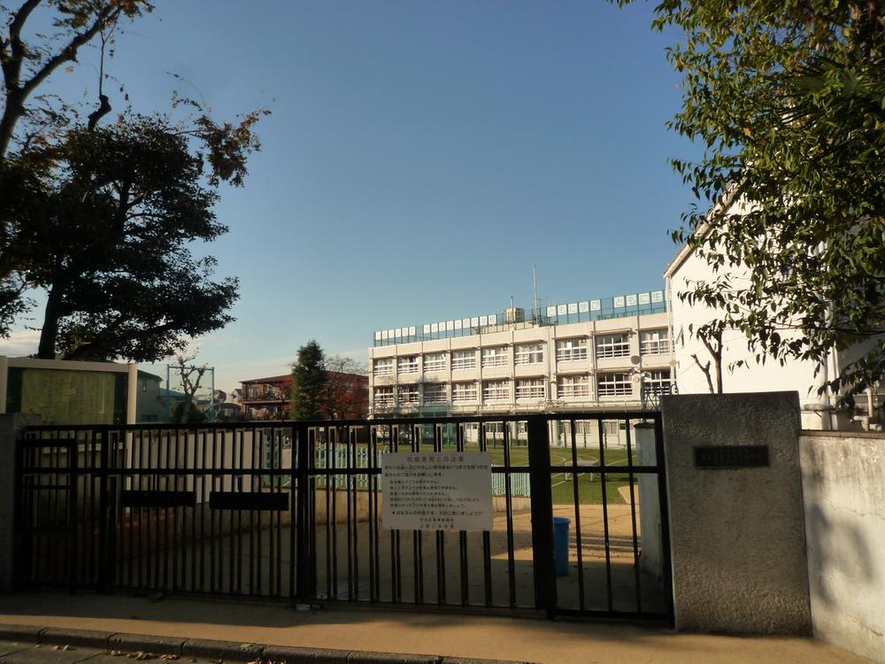 Primary school. Uehara elementary school