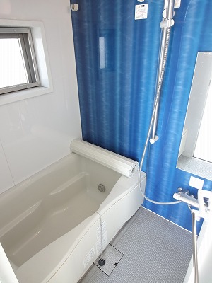 Bath. With reheating! With bathroom dryer!