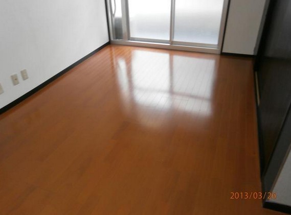 Living and room. It is light and airy also Western part