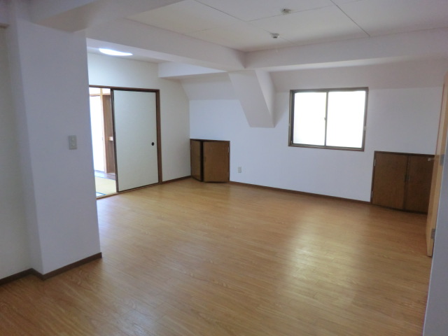 Living and room