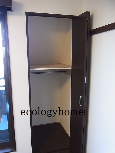 Receipt. ■ A height closet ■