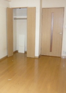 Living and room. Furnished Home Appliances!