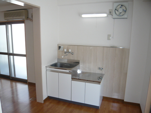Living and room. ☆ Flooring has also become clean in the previous re-covered already ・ ・ ☆