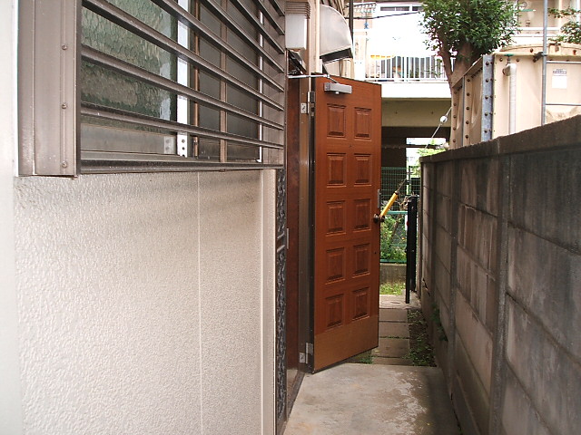 Entrance. The building entrance, Very detached?