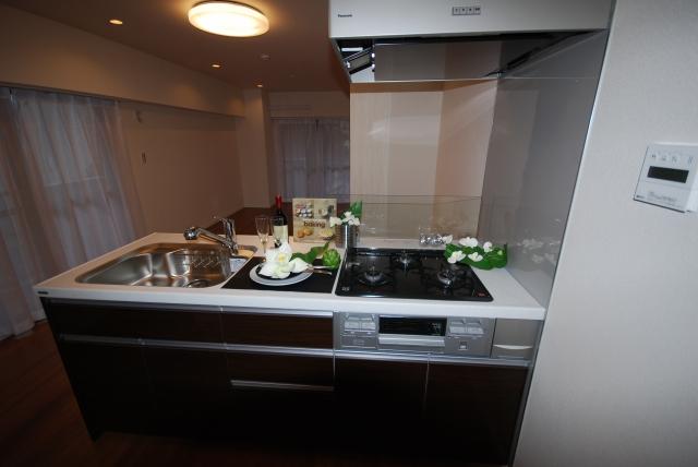 Kitchen. Water purifier integrated faucet with system Kitchen