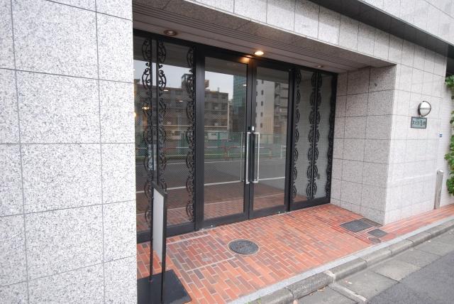 Entrance. Common areas