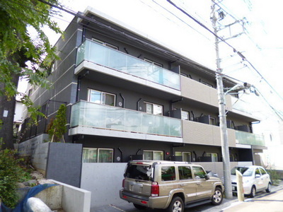 Building appearance. Around the quiet residential area