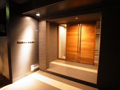 Entrance. Night Entrance