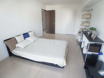 Other room space. Balcony side Western-style