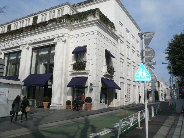 Streets around. RalphLauren 230m to Omotesando