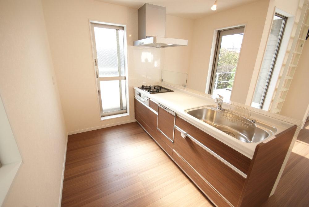 Same specifications photo (kitchen). It will be equipped with a dishwasher. (Example of construction)