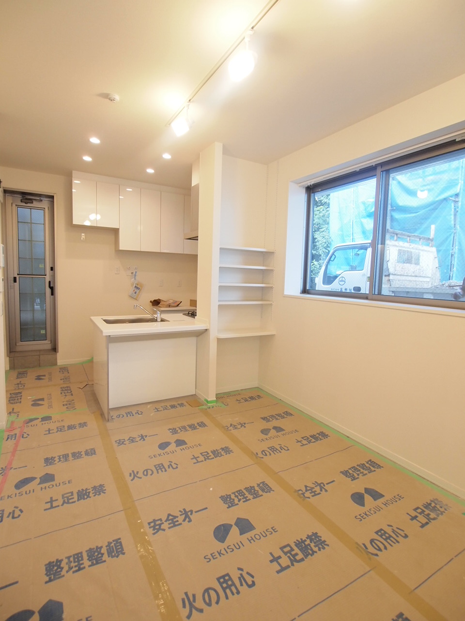 Living and room. Entrance space, Living space from the wall overlooking the natural light.