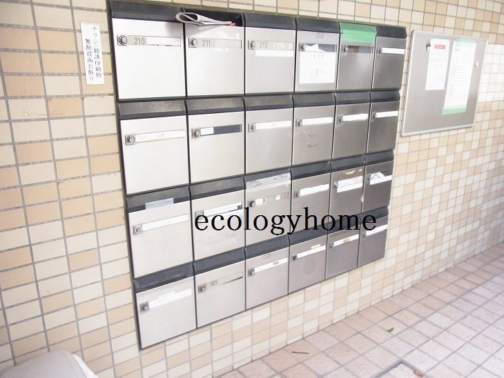 Building appearance. Hatsudai located in a quiet residential area coming out of the south exit