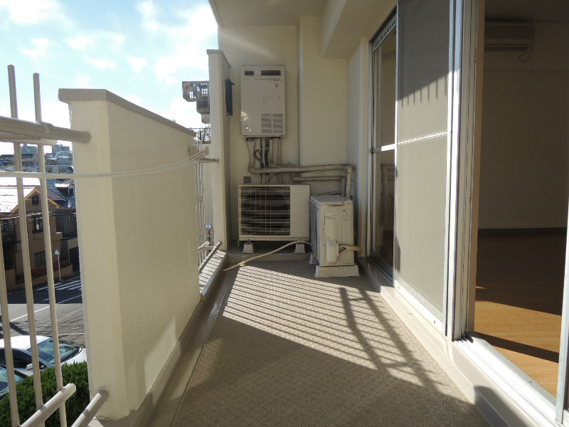 Balcony. Wide balcony, Good per sun