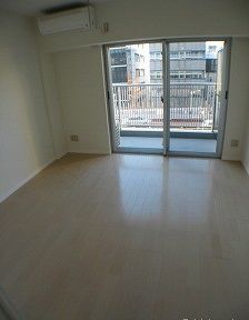 Living and room. The room with a feeling of cleanliness is based on white