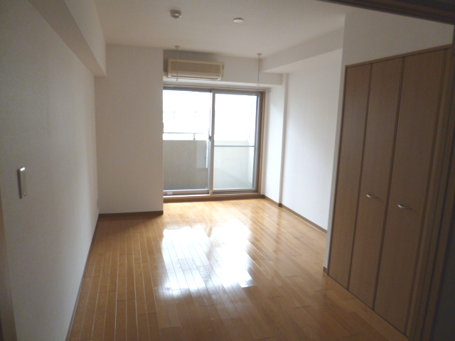 Living and room. 8.3 Pledge clean room