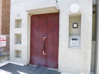 Entrance. Stylish entrance