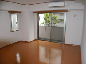 Living and room. Spacious 10.3 Pledge of Western-style (indoor reference photograph)