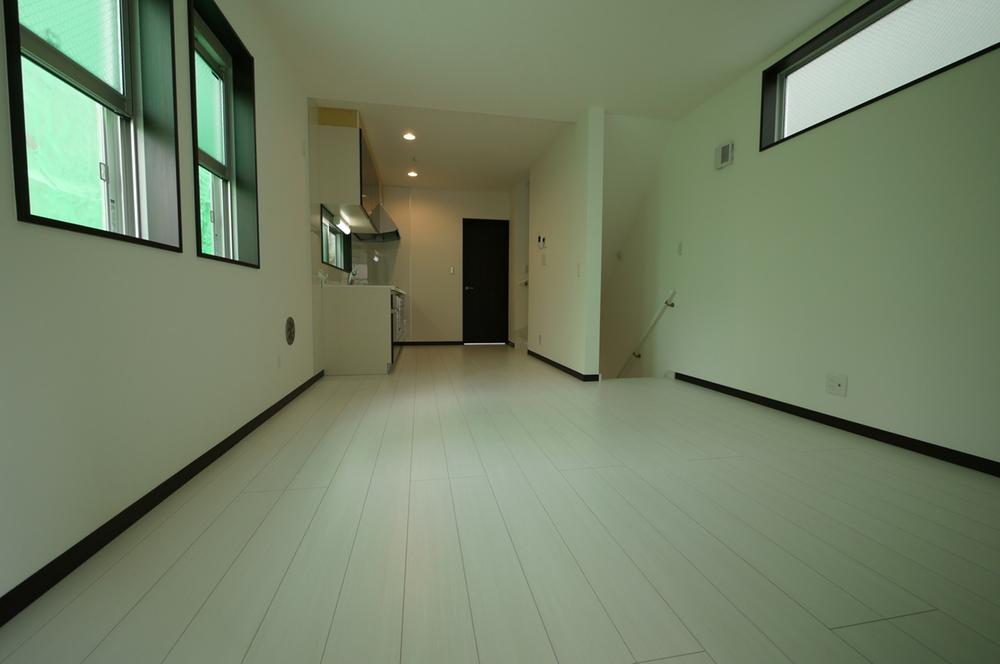 Same specifications photos (living). Same specifications